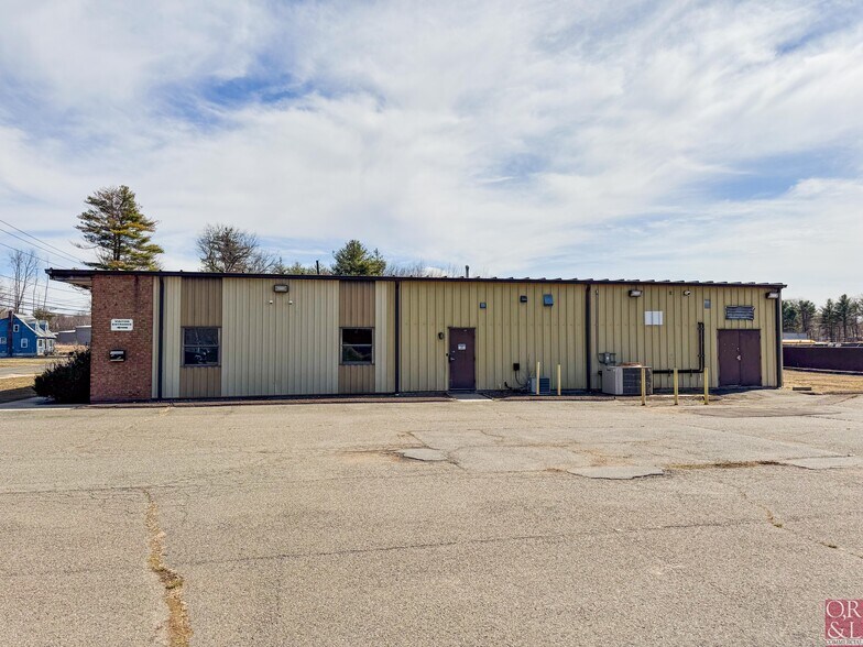 More Photos Of 351 Burnham St, East Hartford Light Manufacturing For Lease