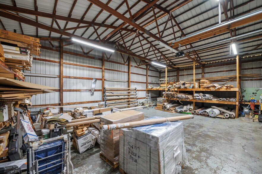 More Photos Of 364 W Main St, Decaturville Flex For Sale