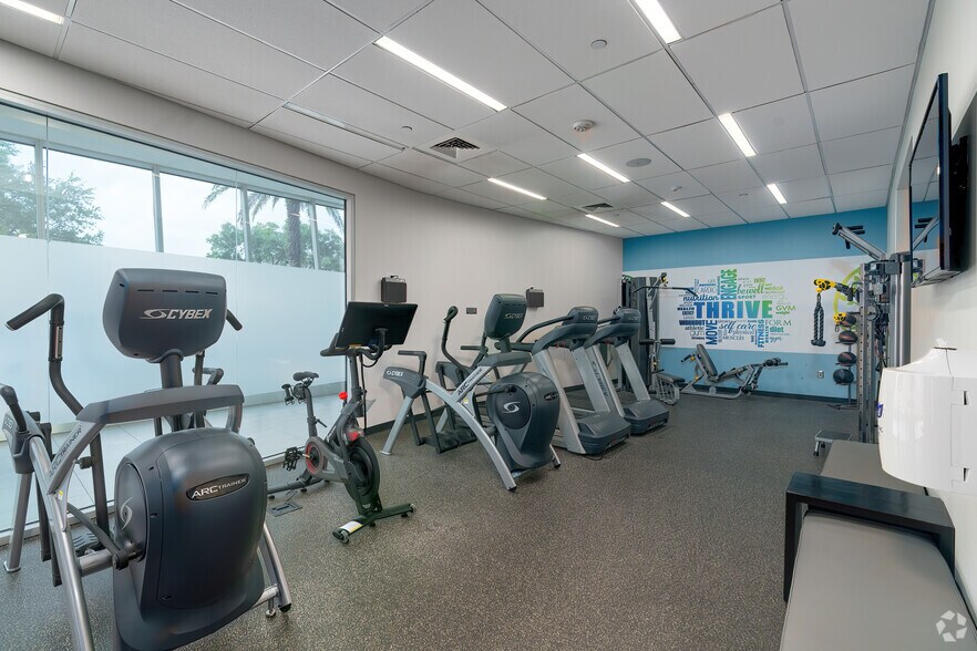 More Photos Of 9395 S John Young Pky, Orlando Office For Lease