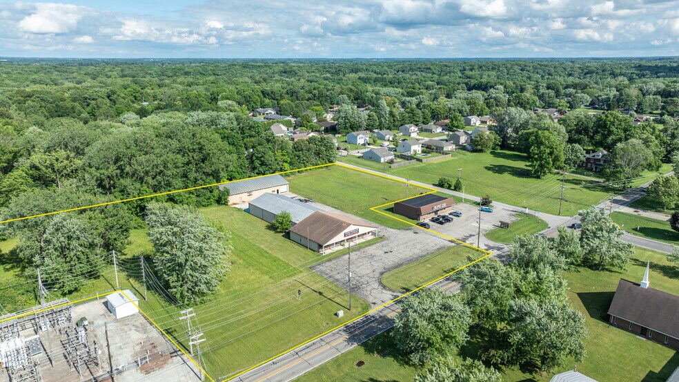 More Photos Of 920 S Rangeline Rd, Anderson Flex For Sale
