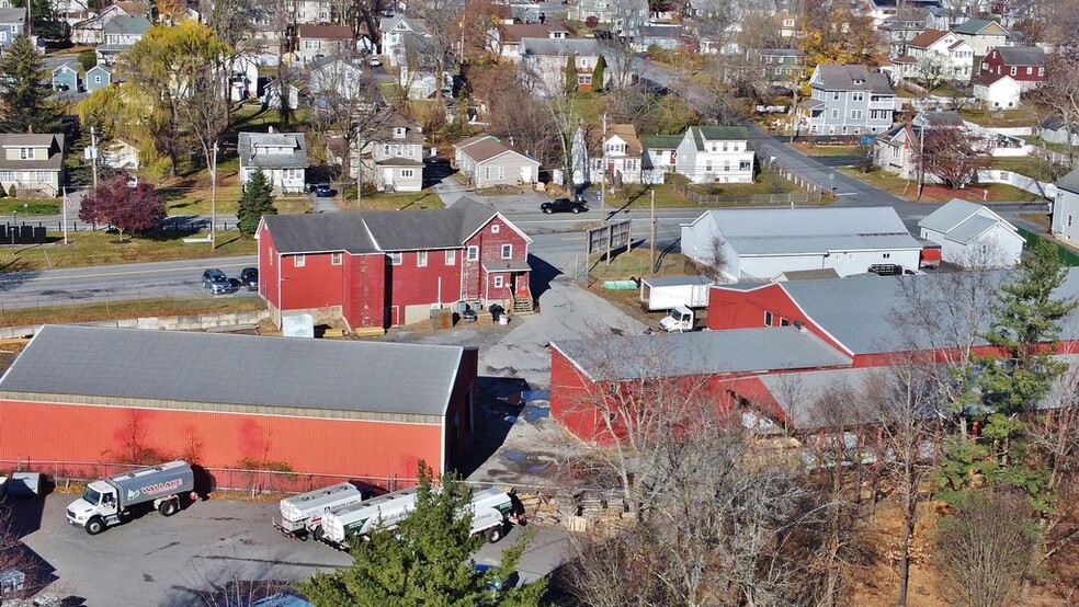 More Photos Of 24 Sands Station Rd, Middletown Freestanding For Sale