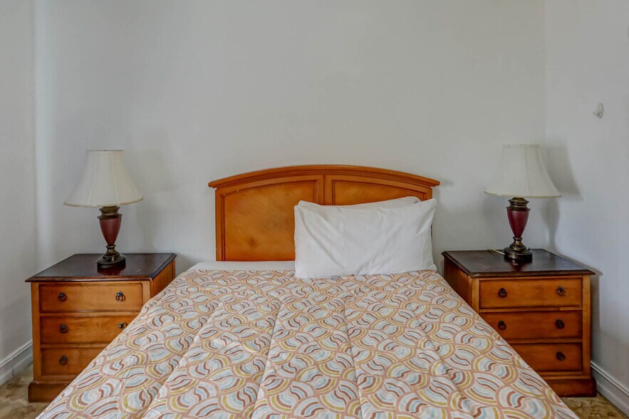 More Photos Of 1219 S Federal Hwy, Hollywood Hotel For Sale