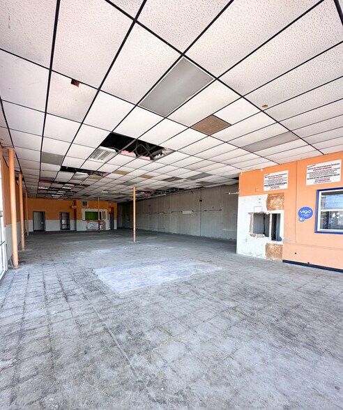 More Photos Of 2150 E Pioneer Pky, Arlington Unknown For Lease