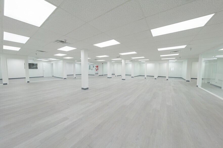 More Photos Of 5255 NW 159th St, Miami Lakes Distribution For Lease