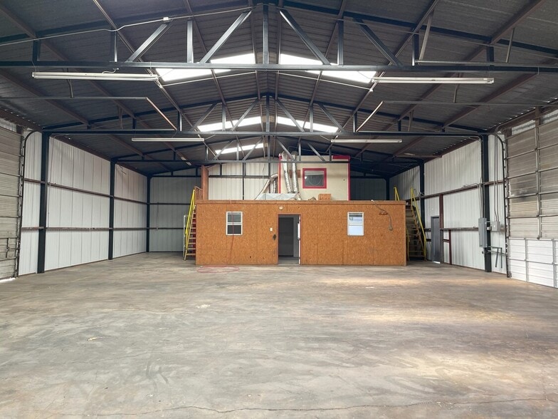 More Photos Of 2901 E Hwy 80, Abilene Warehouse For Lease