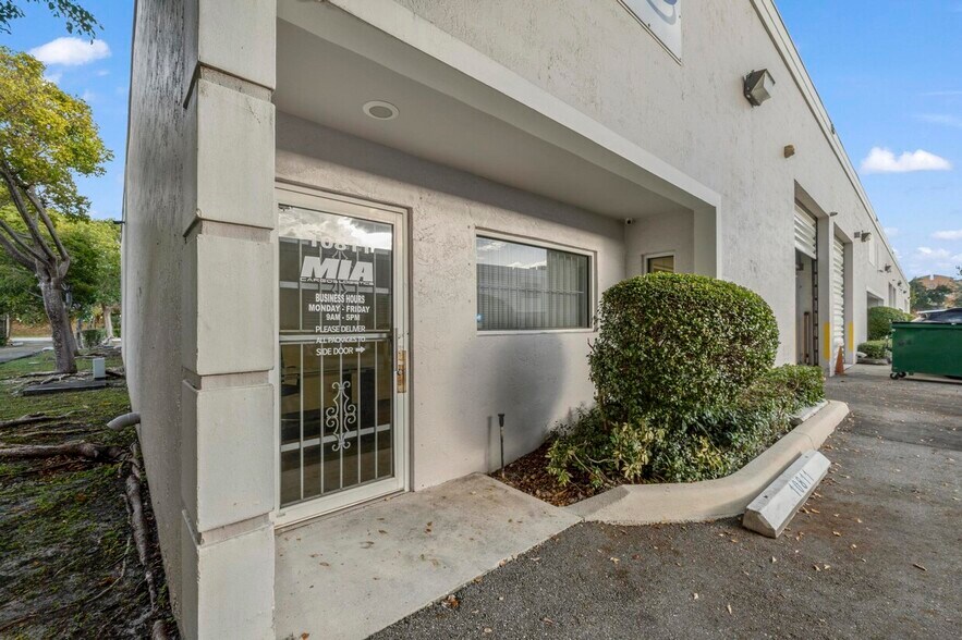 More Photos Of 10813-10841 NW 29th St, Doral Industrial For Sale