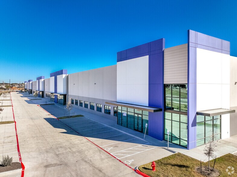 More Photos Of 5930-6010 Eisenhauer Rd, San Antonio Unknown For Sale