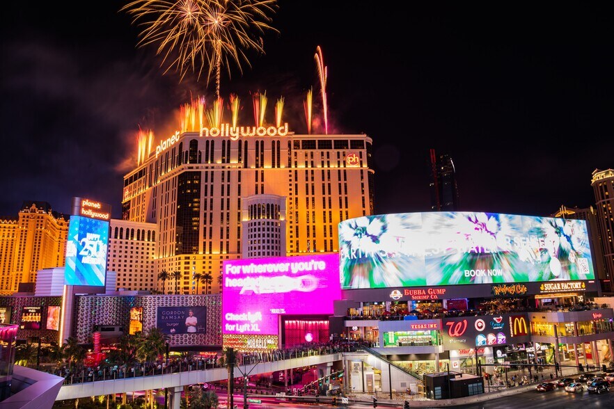 More Photos Of 3717 S Las Vegas Blvd, Las Vegas Unknown For Lease