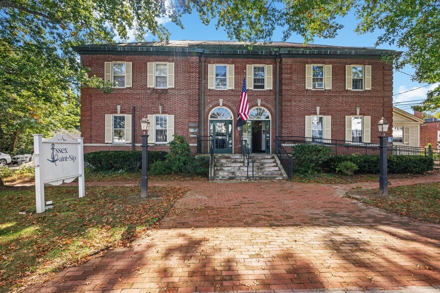 More Photos Of 12 Main St, Essex Office For Lease