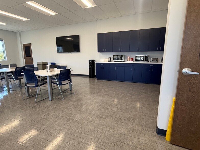 More Photos Of 32 Cabot Rd, Woburn Light Distribution For Lease