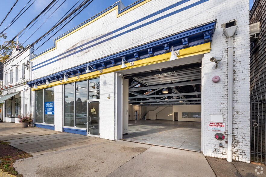 More Photos Of 101 Audrey Ave, Oyster Bay Storefront For Lease