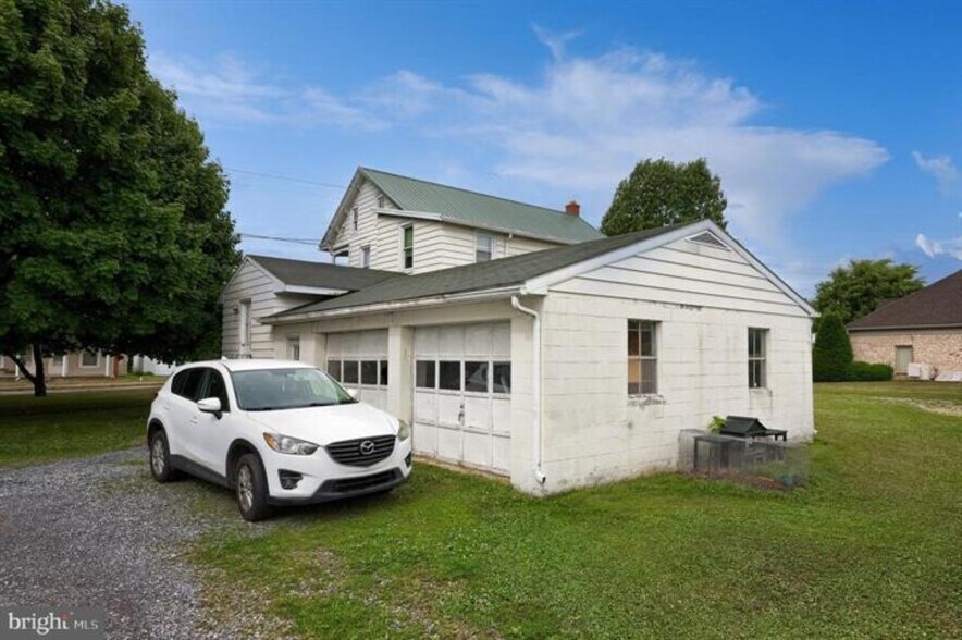 More Photos Of 2167 Main St, Lititz Flex For Sale