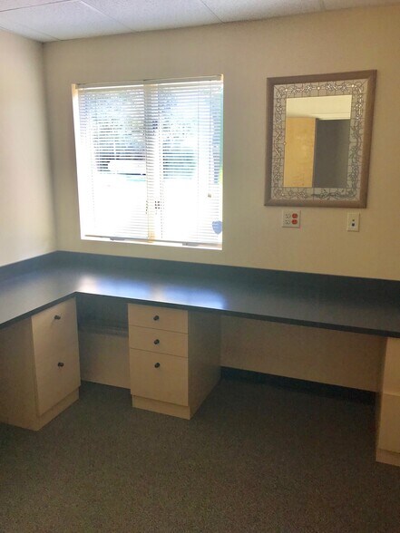 More Photos Of 208 Kevin Ln, Brodheadsville Medical For Lease