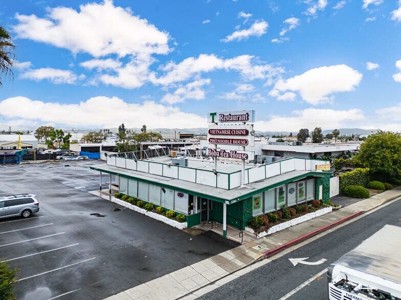Primary Photo Of 1280 E Holt Ave, Pomona Restaurant For Lease