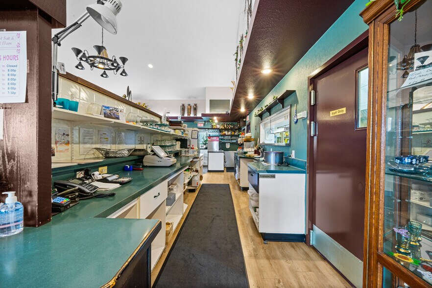More Photos Of 1916 10th Av, Spruce View Restaurant For Sale