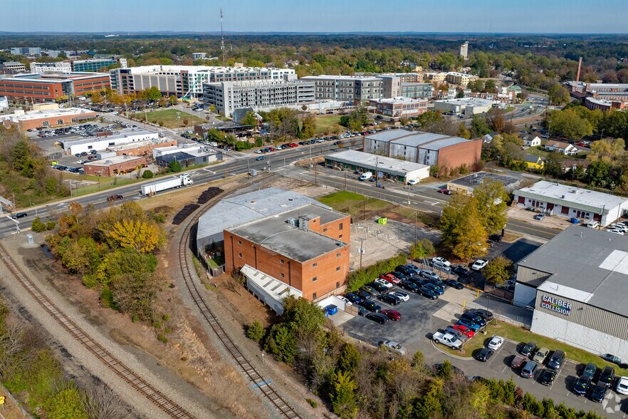 More Photos Of 810 Ramseur St, Durham Warehouse For Lease