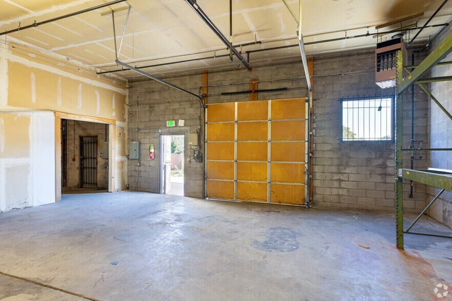 More Photos Of 1591 W Alameda Ave, Denver Showroom For Lease