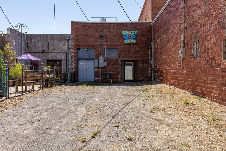 More Photos Of 424 W Chickasha Ave, Chickasha Storefront For Sale