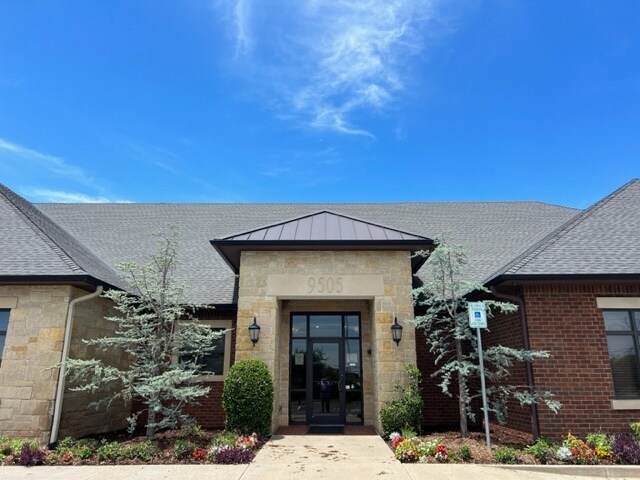 More Photos Of 9505 N Kelley Ave, Oklahoma City Office Residential For Sale