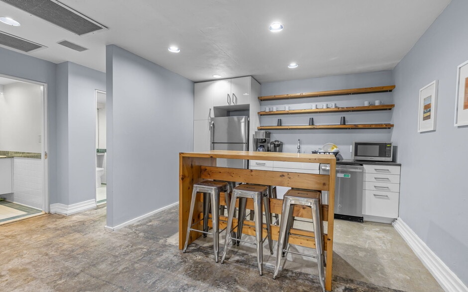 More Photos Of 211 W Freemason St, Norfolk Office Residential For Sale