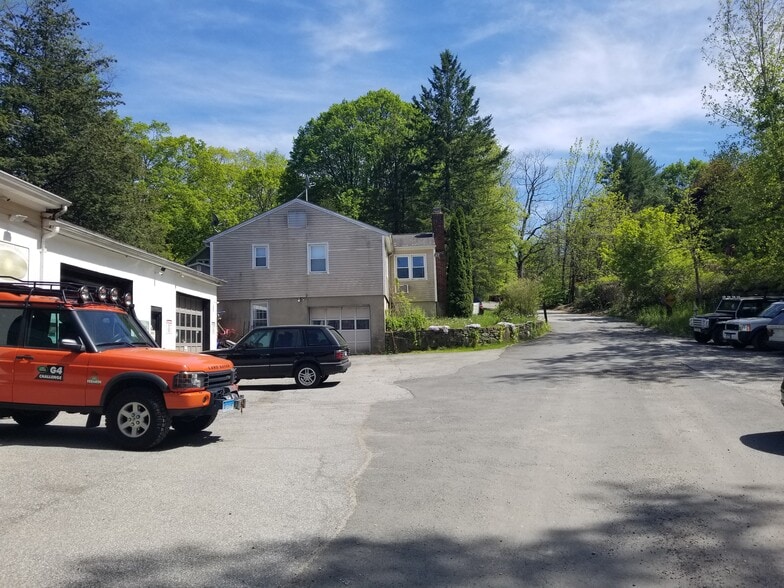 More Photos Of 2-8 Bates Ln, Bedford Manufacturing For Sale