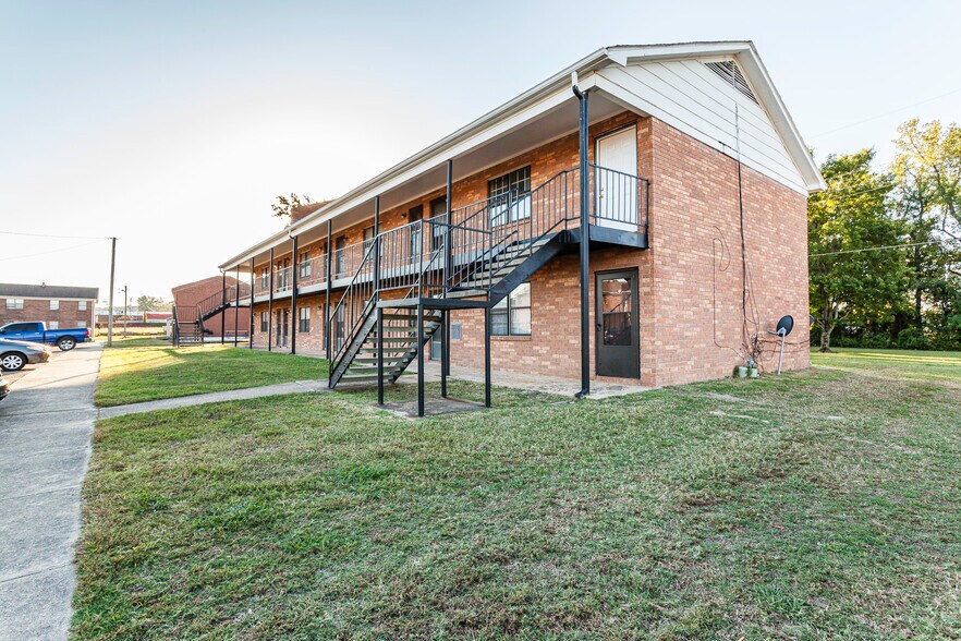 More Photos Of 2226 Merrill Dr, Forrest City Apartments For Sale
