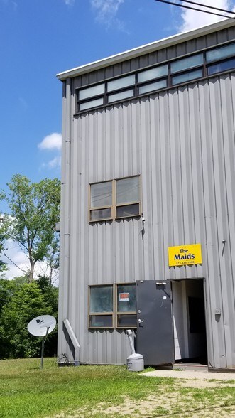 More Photos Of 71 Love Ln, Netcong Warehouse For Lease