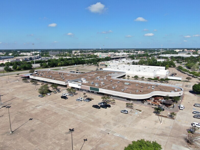 More Photos Of 17776 State Highway 249, Houston Freestanding For Sale