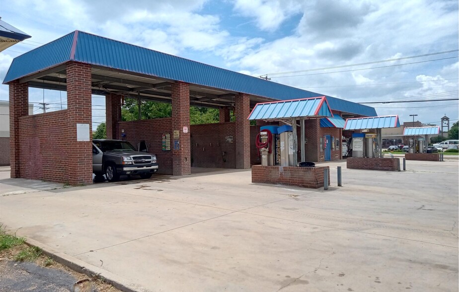 Primary Photo Of 1401 S Cooper St, Arlington Carwash For Sale