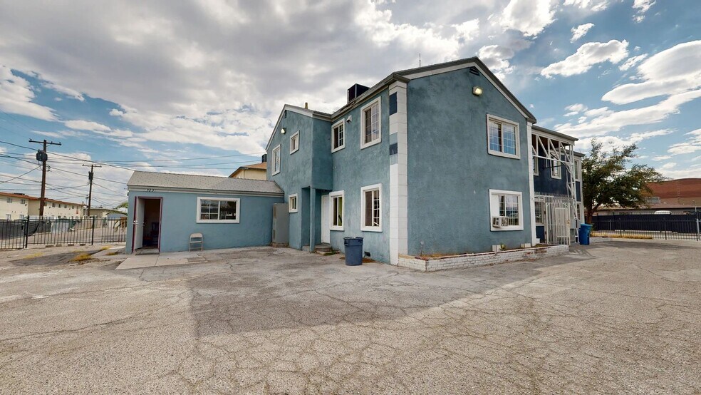 Primary Photo Of 530 E Oakey Blvd, Las Vegas Apartments For Sale