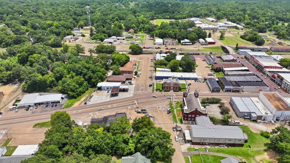 More Photos Of 148 W Green St, Hazlehurst Office For Sale