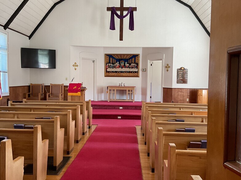 More Photos Of 205 Summit Dr, Covington Religious Facility For Sale