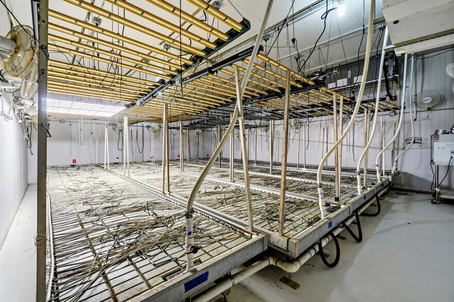 More Photos Of 1203 NW Airport Rd, Cache Industrial For Sale