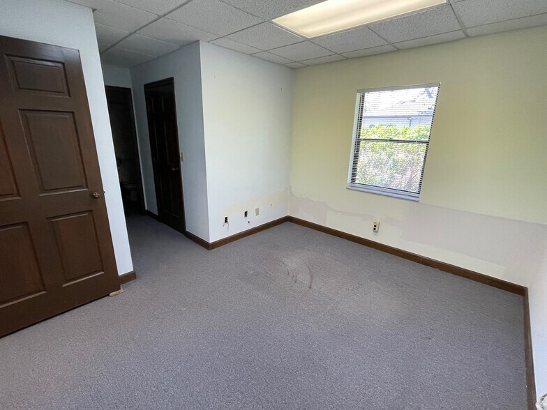 More Photos Of 1006 Grove St, Clearwater Office Residential For Sale