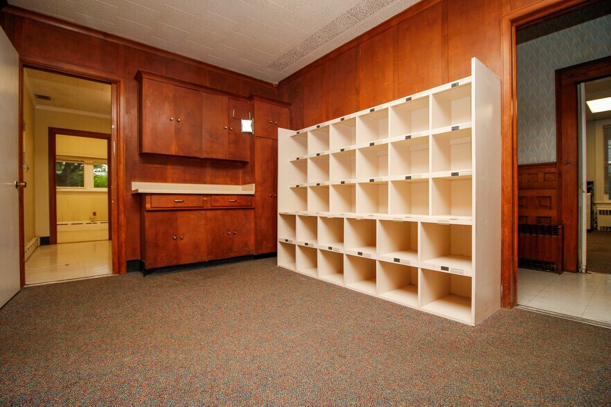 More Photos Of 417 W Blackwell St, Dover Office Residential For Sale