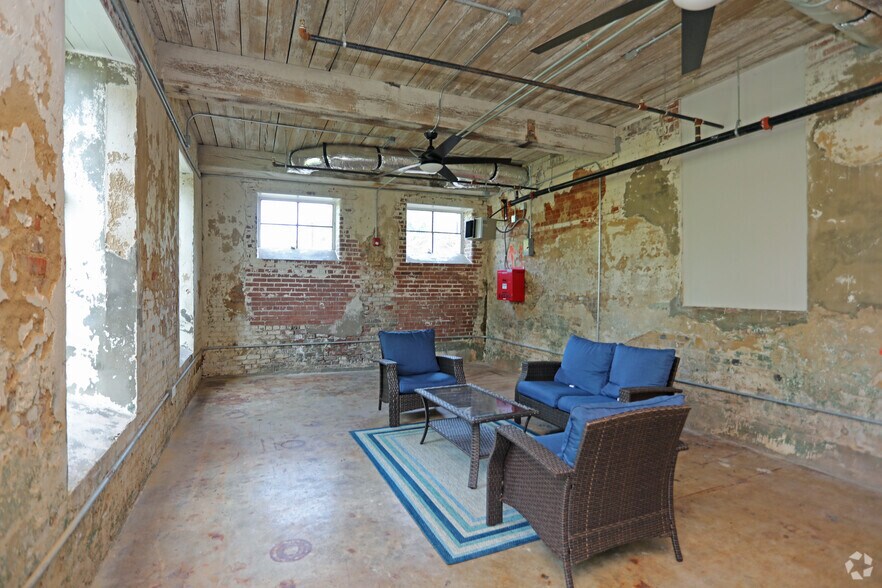 More Photos Of 116 E Main St, Haw River Apartments For Lease