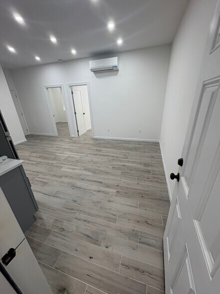 More Photos Of 314 Avenue U, Brooklyn Storefront Retail Residential For Lease