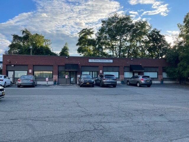 More Photos Of 2071 Clove Rd, Staten Island General Retail For Lease