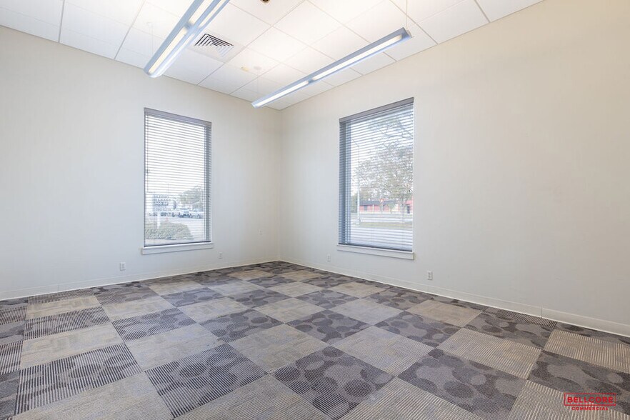 More Photos Of 427 Garden St, Pensacola General Retail For Lease