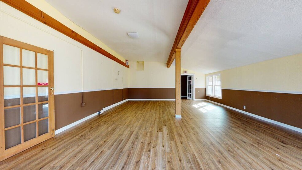 More Photos Of 3225 Sound Ave, Riverhead Storefront Retail Office For Sale