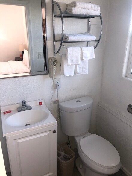 More Photos Of 625 W Broadway St, Needles Hotel For Sale