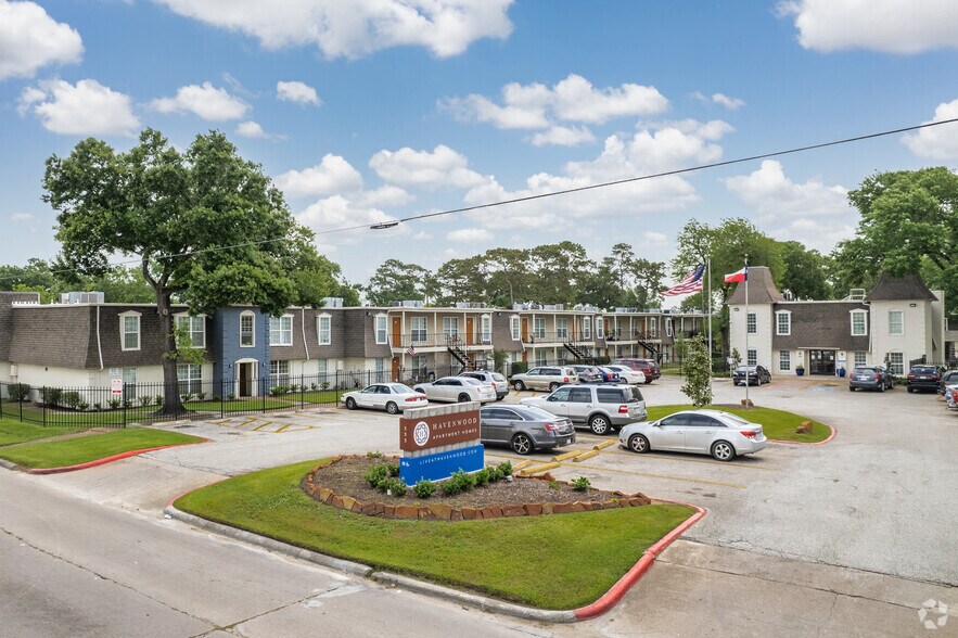 Primary Photo Of 333 Uvalde Rd, Houston Apartments For Sale