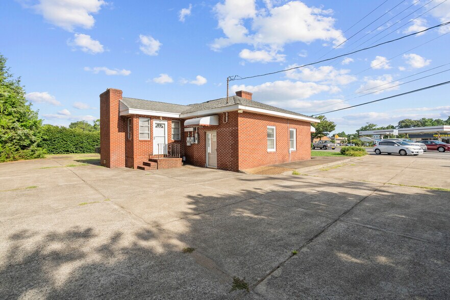 More Photos Of 6041 Indian River Rd, Virginia Beach Office Residential For Sale