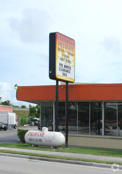 More Photos Of 9621 S Dixie Hwy, Miami Freestanding For Sale