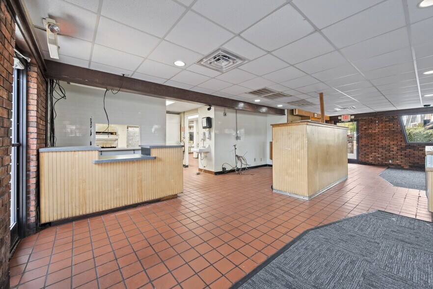 More Photos Of 1301 Gum Branch Rd, Jacksonville Restaurant For Lease