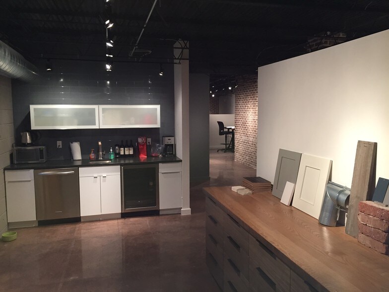 More Photos Of 3141-3149 S Broadway, Englewood Storefront Retail Office For Lease