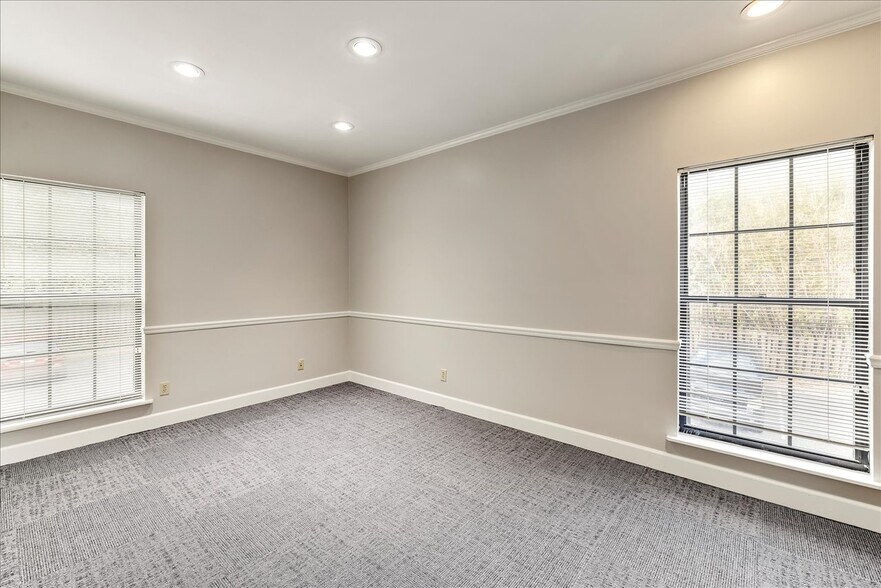 More Photos Of 2032 Thomasville Rd, Tallahassee Office For Lease