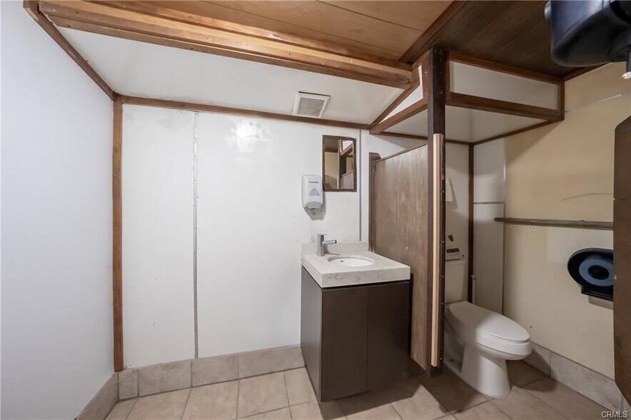 More Photos Of 12613 E Highway 20, Clearlake Oaks General Retail For Sale