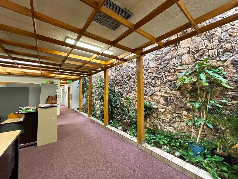 More Photos Of 924 S Virginia St, Reno Loft Creative Space For Sale