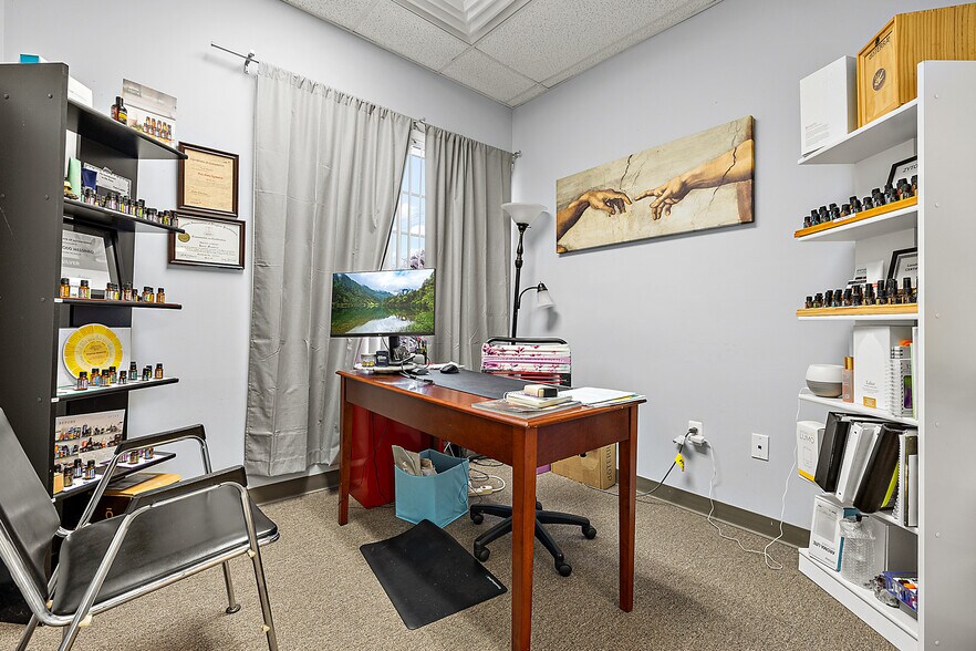 More Photos Of 42560 Van Dyke Ave, Sterling Heights Medical For Lease